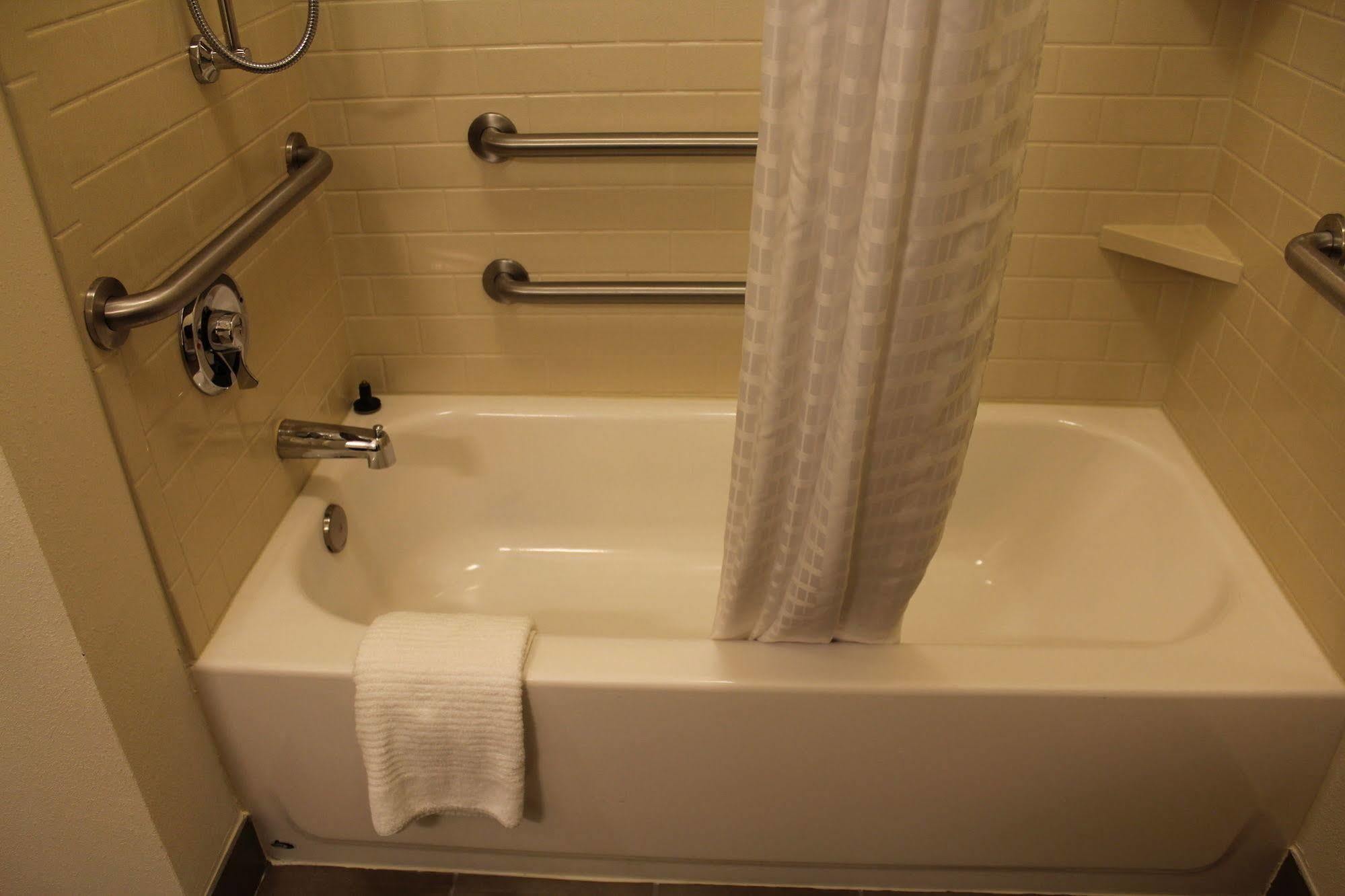 Candlewood Suites Morgantown-Univ West Virginia By Ihg Westover Esterno foto